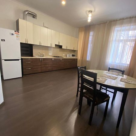 Apartment Ekaterinenskaya 24 Odessa Buitenkant foto
